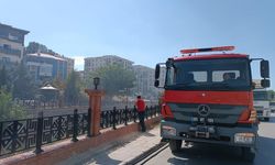 Van'da kuru ot yangını