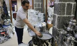 Diyarbakır'da tencereler kiloyla satılıyor