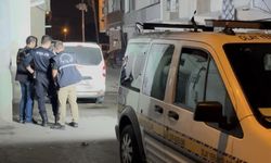 Husumetlisinin aracını kundakladı