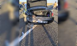Otomobiller çarpıştı: 3’ü çocuk 7 yaralı