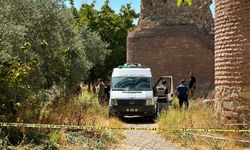 Tarihi surların dibinde ceset bulundu