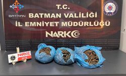 Otomobilde 1 kilo 650 gram skunk ele geçirildi