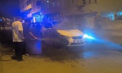 Seyir halindeki araç alev aldı