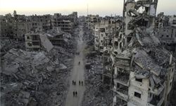 İsrail ateşkesi bozdu, Gazze’yi bombaladı