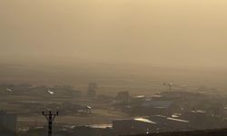 Hakkari'de toz bulutu etkili oldu