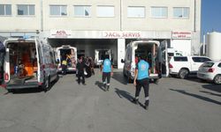 Otomobil ile kamyonet çarpıştı: 6 yaralı