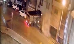 Kamyon duvarı yıkıp eve girdi