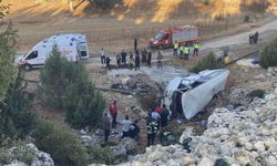 Mersin’de minibüs şarampole yuvarlandı: Çok sayıda ölü ve yaralı