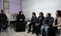 Koma Amed’den Rojin Kabaiş’in ailesine dayanışma ziyareti