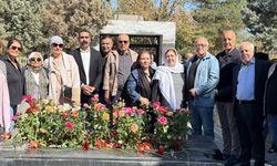Diyarbakır’da Mehmet Uzun mezarı başında anıldı