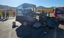 Mersin’de otobüs ile otomobil çarpıştı: Ölü ve yaralılar var