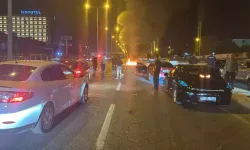 Diyarbakır’da otomobilin çarptığı motosiklet alev aldı