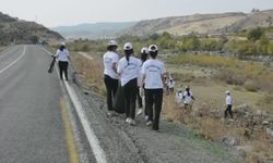 Diyarbakır’da öğrenciler Kulp Çayı’nı temizledi