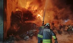 Geri dönüşüm fabrikasında korkutan yangın