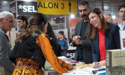 Diyarbakır Eşbaşkanları kitap fuarında okurlarla buluştu
