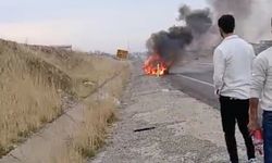 Diyarbakır-Kocaköy yolunda araç alev aldı