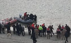 Baraja uçan otomobildeki genç ölü bulundu