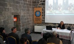 Yazar Parlak, Diyarbakır mutfağının zenginliğini anlattı