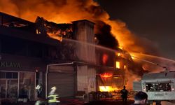 3 katlı hırdavatçıda korkutan yangın: Söndürme çalışmaları sürüyor
