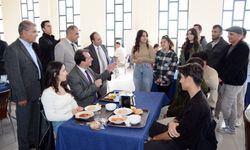 Dicle Üniversitesi Rektörü Eronat öğrencilerle yemek sırasına girdi