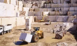 Diyarbakır'da bir işçi kaya altında kaldı