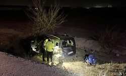 Araç şarampole devrildi: Ölü ve yaralılar var