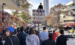 Kızılay tabelası önünde fotoğraf çekme akımı kanlı bitti