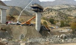 Diyarbakır'da köprü iskelesi çöktü: 3’ü ağır 5 yaralı