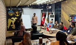 Diyarbakır’da kuyumcular İngilizce öğreniyor