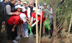 Diyarbakır’da fidanlar toprakla buluşturuldu