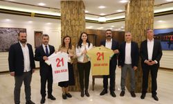 Amedspor Yönetiminden Büyükşehir Eşbaşkanlarına ziyaret