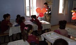 Diyarbakır’da minik yürekler jandarmayı tanıdı