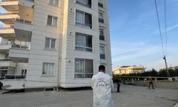 5'inci kattan düşen öğretmen öldü