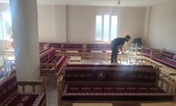 Diyarbakır’da taziye evlerine masa ve sedir desteği