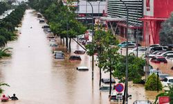 90 kişi sel felaketinde öldü