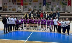 Kayapınar Belediyesi voleybolda fırtına gibi esiyor!