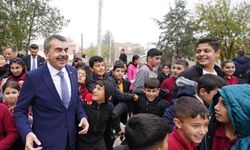 Bakan Tekin’den Diyarbakır’da sürpriz okul ziyareti!
