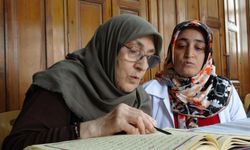 75 yaşında Kur'an-ı Kerim öğreniyor