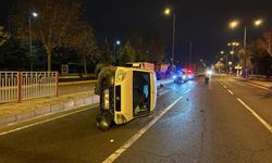 Önüne köpek çıkan araç yan yattı: Yaralılar var