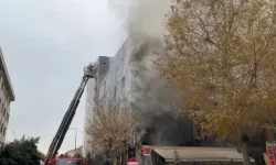 Bağdat Caddesi'nde 5 katlı binada yangın! Alevler her yeri sardı