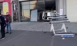 Diyarbakır’da araç oto aksesuar dükkanına daldı