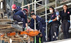 İnşaat iskelesinden düşen işçi ağır yaralandı