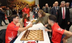 Satranç tarihinde bir ilki gerçekleştirildi