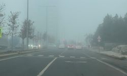 Yoğun sis Diyarbakır’ı etkisi altına aldı