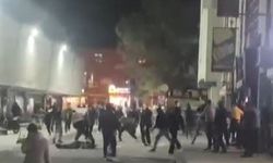 İki grup arasında kavga: Tabureler havada uçuştu