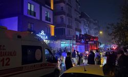 Cinnet geçirdi evinin eşyalarını sokağa attı