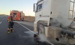 Bingöl'de seyir halindeki tırda yangın paniği