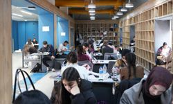 Sessiz, ücretsiz ve internetli: Diyarbakır’da gençlerin yeni buluşma noktası