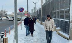 Diyarbakır’da kar çilesi: Trafik durdu, sürücüler zor anlar yaşadı