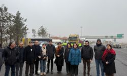 Diyarbakır’dan Kobanê’ye giden 25 tırlık yardım konvoyuna engel